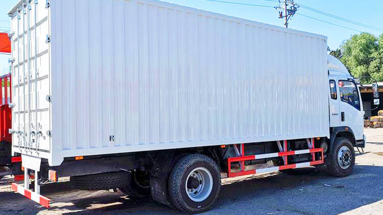 Howo 4x2 Light Cargo Box Truck Manufacture Price in Madagascar