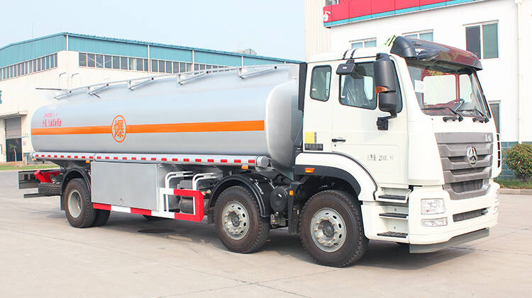 Sinotruck Howo 6x2 Small Diesel Tanker for Sale in Rwanda