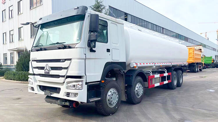 Howo 8x4 Fuel Tanker Truck for Sale Near Me Price in Madagascar
